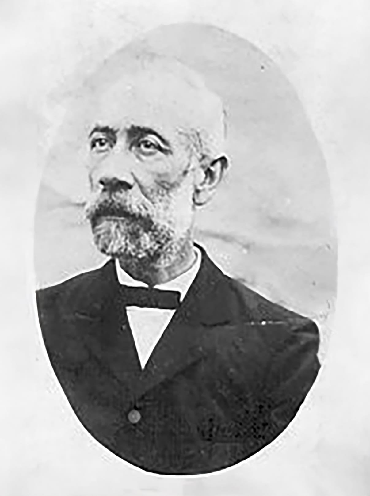 Manuel António Martins (1772 in Braga-1845) Manuel António Martins (1772 in Braga-1845) was a Portuguese businessman and colonial governor of Cape Verde and Portuguese Guinea from 1834 to 1835.