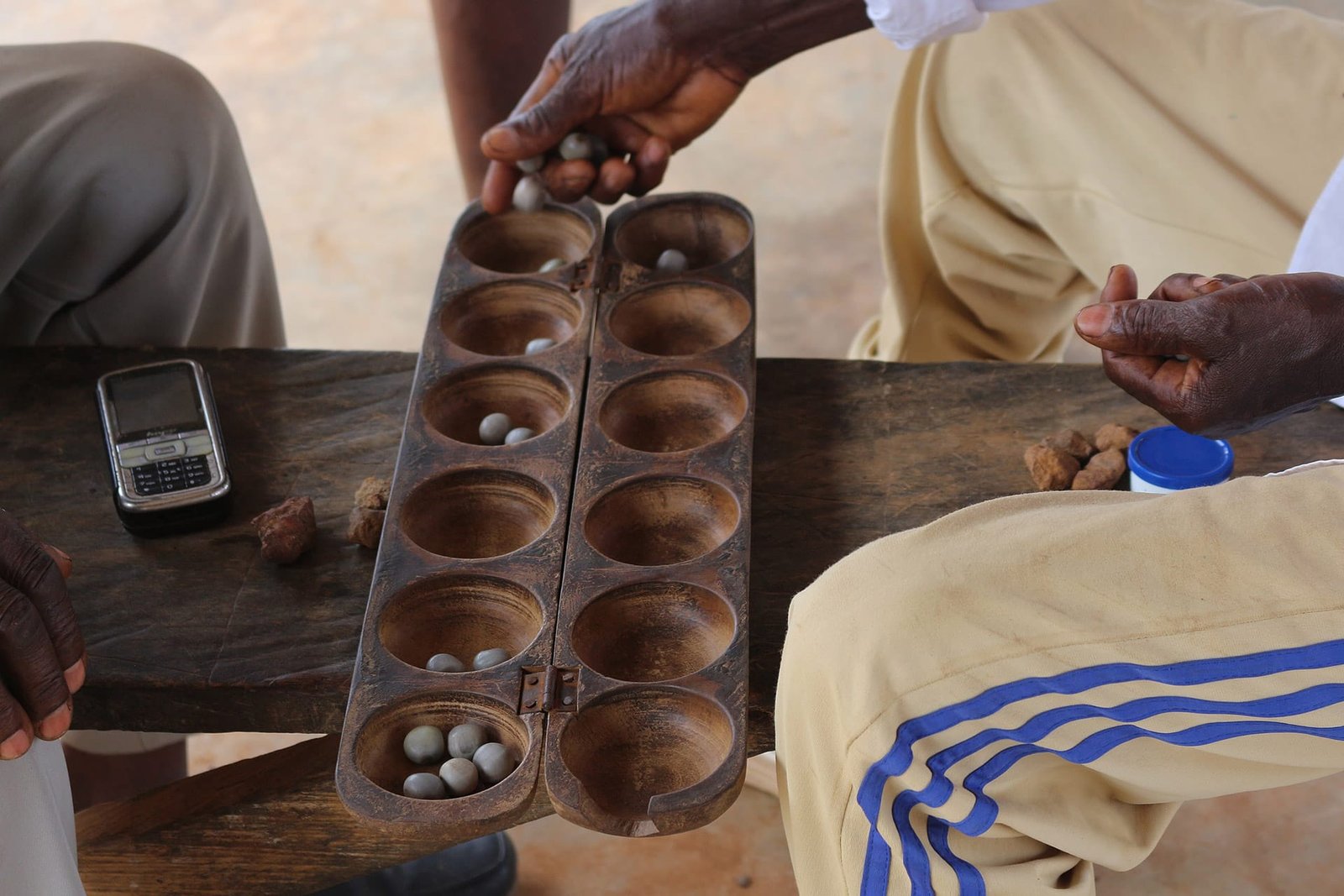 Oware (Ouril, Mancala) via Wikimedia Commons