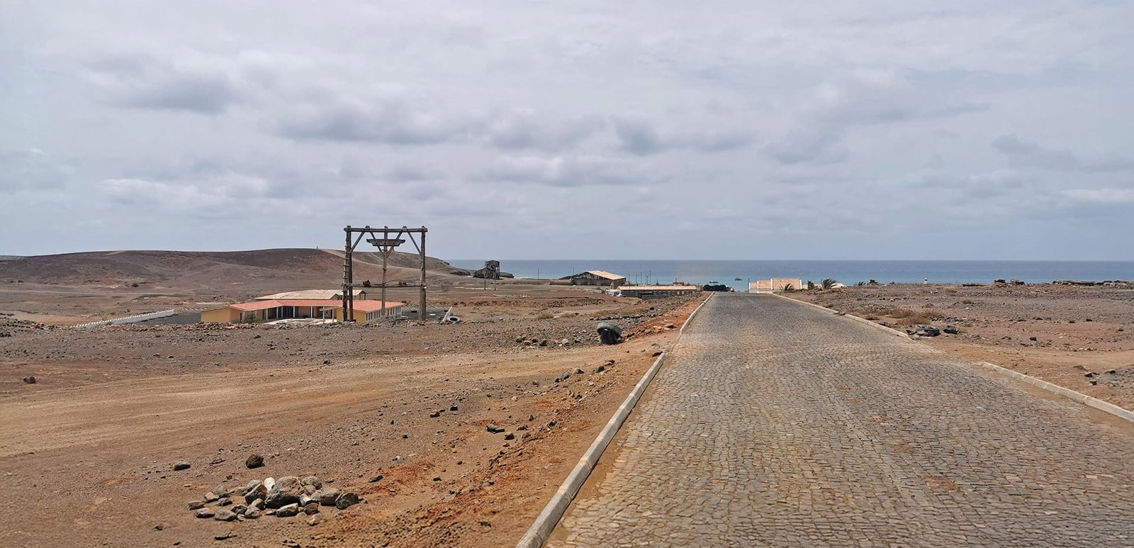 Pedra-de-Lume-road-to-marina Salinas de Pedra de Lume, old salt lakes of Sal