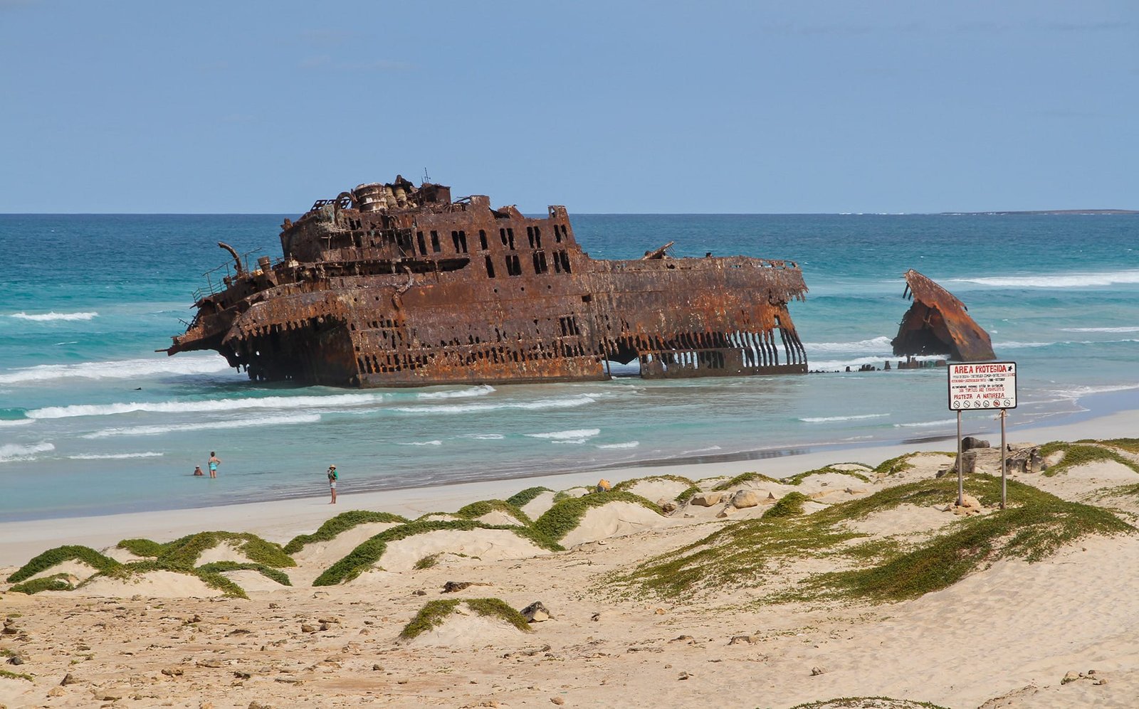 Wreck_of_Cabo_de_Santa_Maria_2010_December