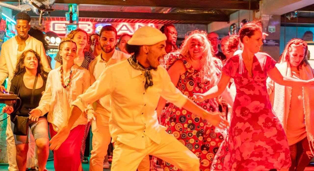 Ocean Cafe in Santa Maria, Sal, Cape Verde - dancing