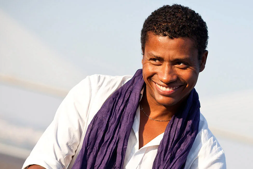 Tcheka: Great Singer and Guitar Virtuoso from Cape Verde